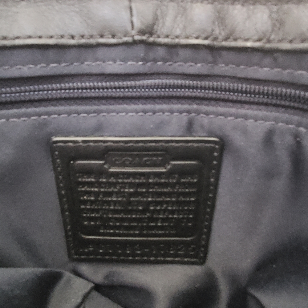 Coach black soft leather purse in good condition with silver hardware - Picture 5 of 10